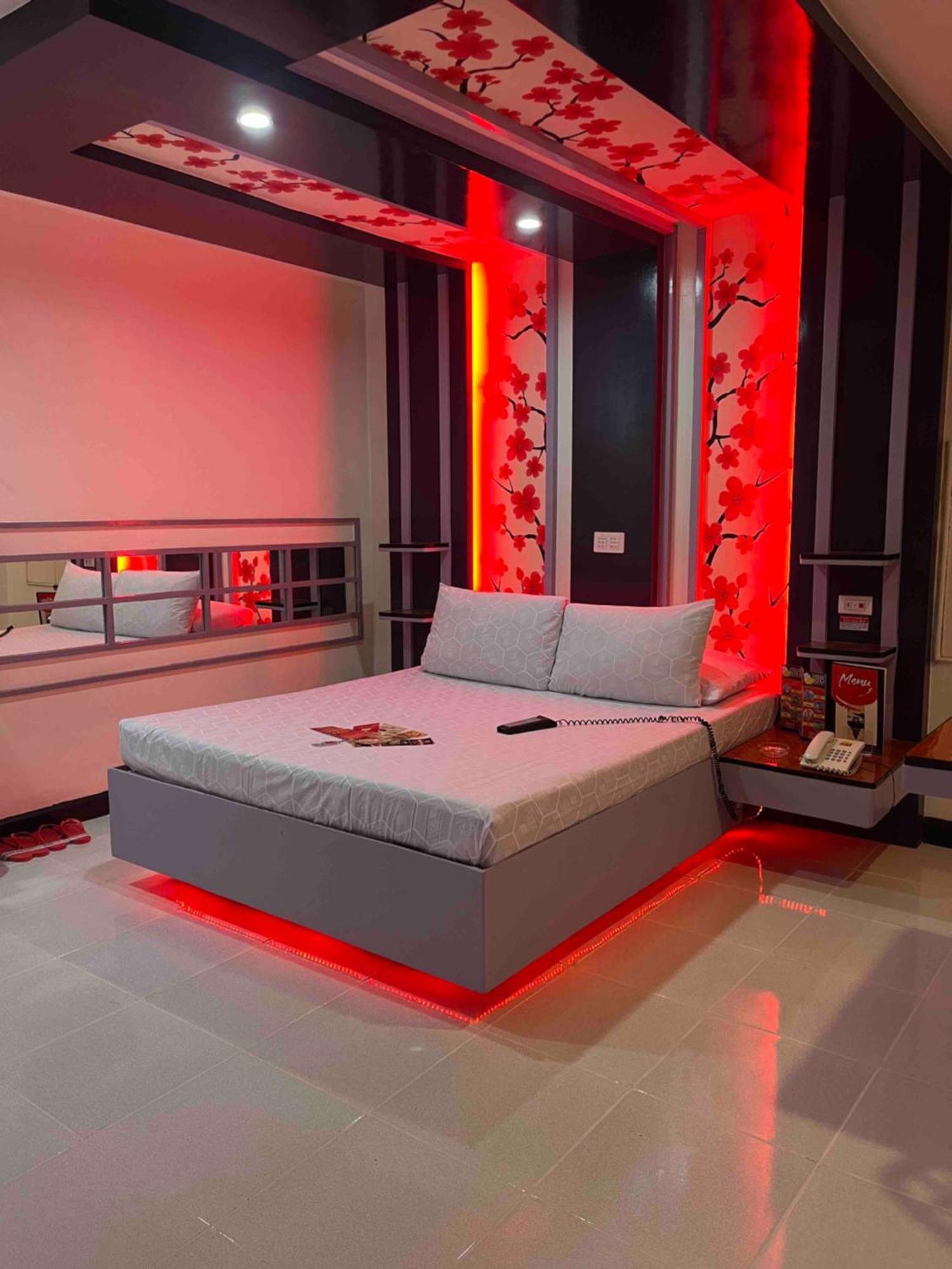 Hotel Sogo Quirino Manilla Buitenkant foto