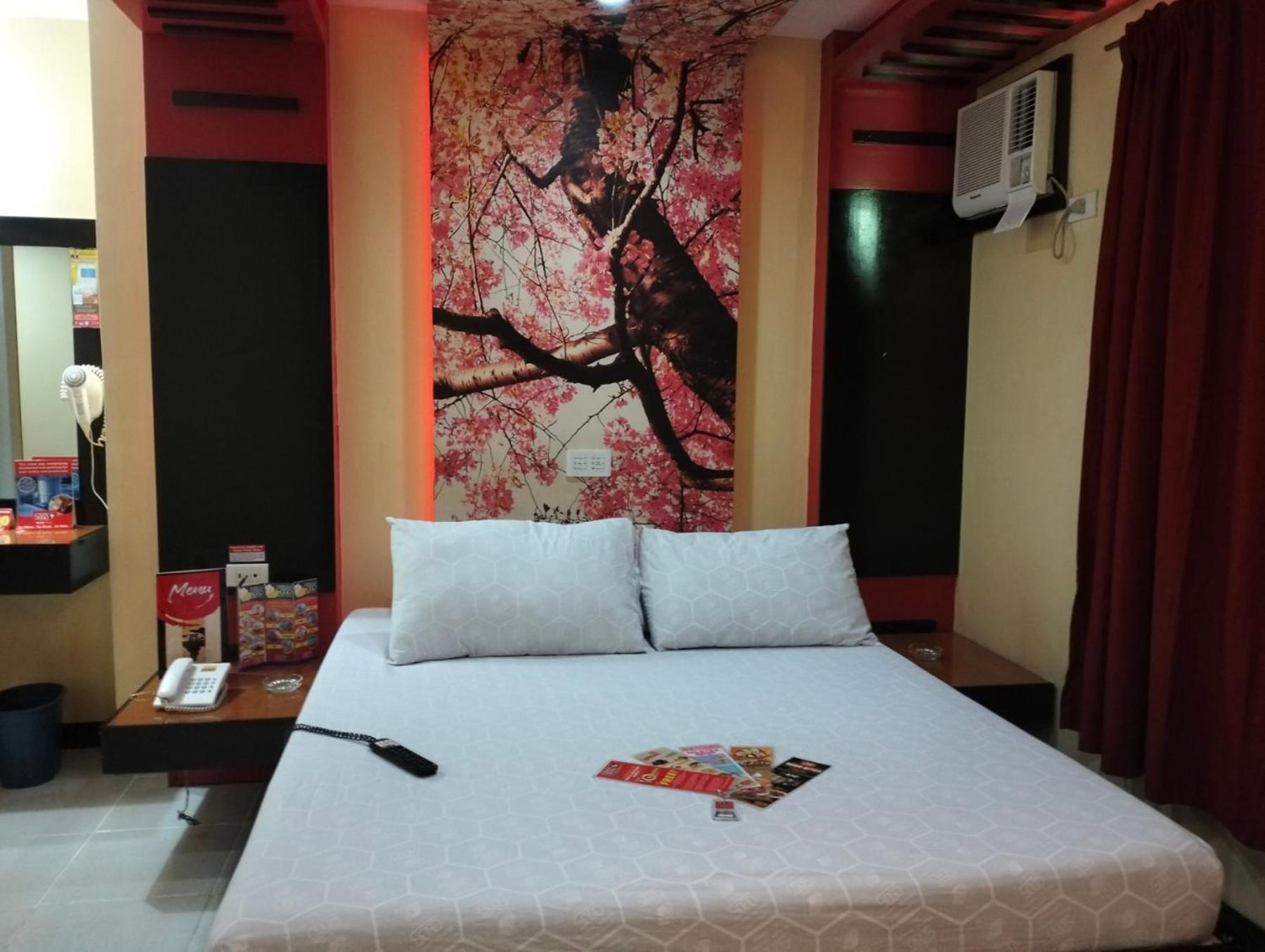 Hotel Sogo Quirino Manilla Buitenkant foto