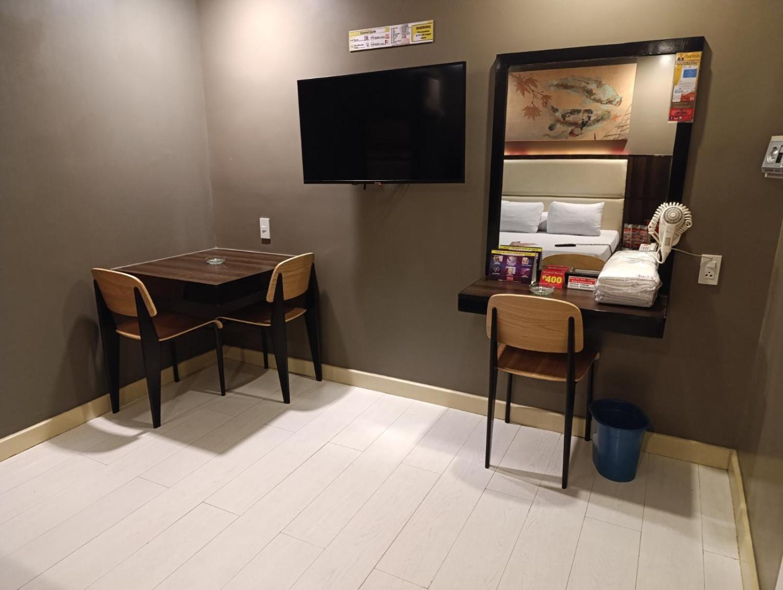 Hotel Sogo Quirino Manilla Buitenkant foto