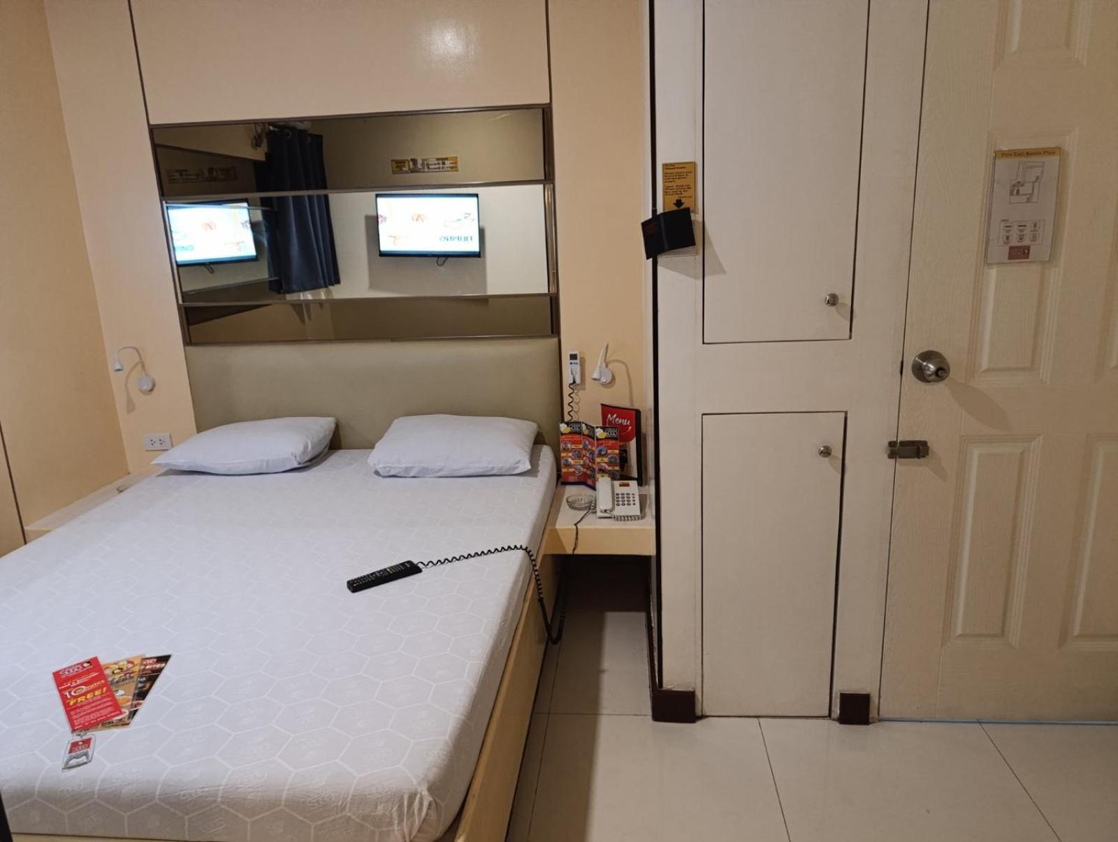Hotel Sogo Quirino Manilla Buitenkant foto
