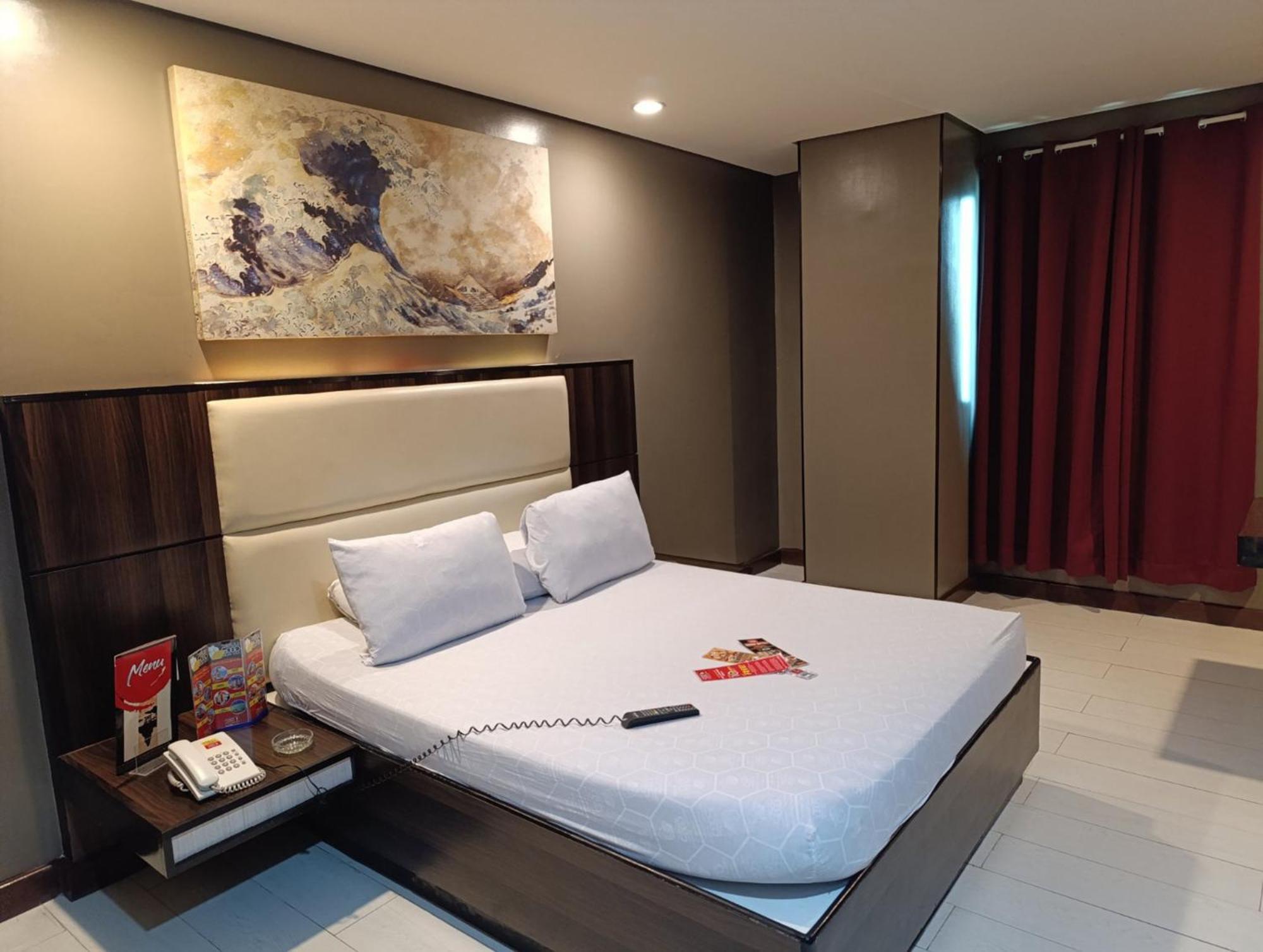 Hotel Sogo Quirino Manilla Buitenkant foto