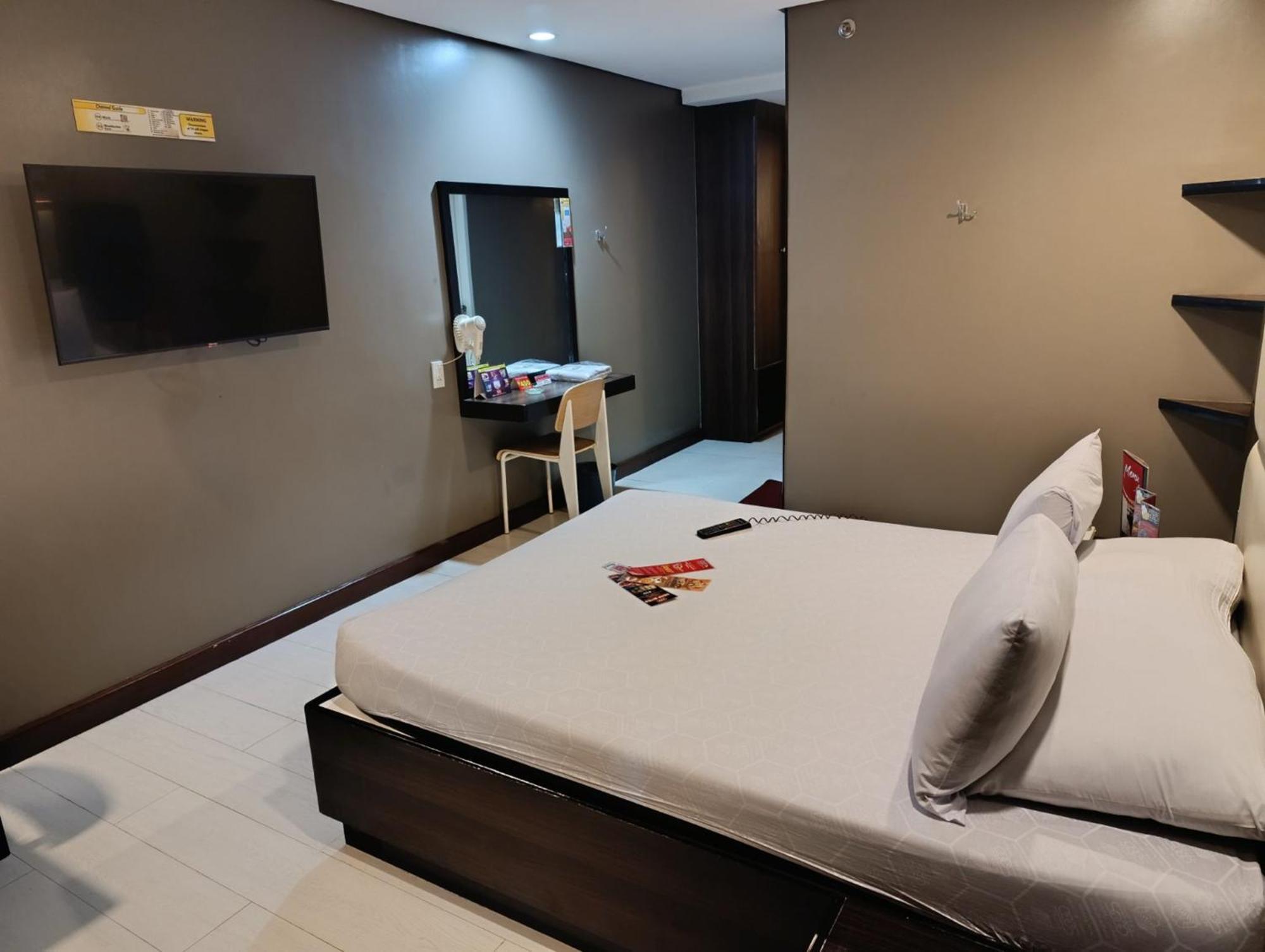 Hotel Sogo Quirino Manilla Buitenkant foto