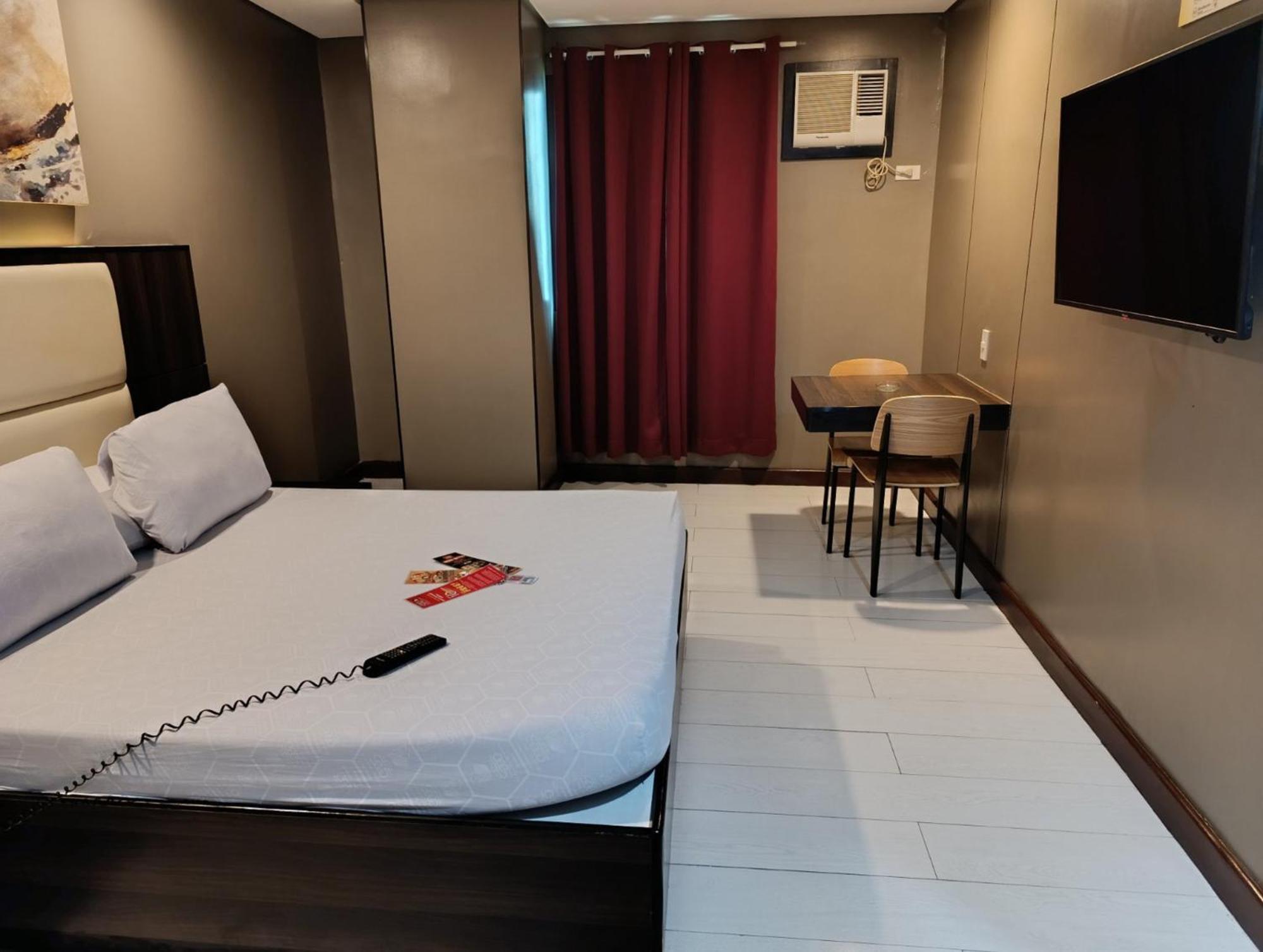 Hotel Sogo Quirino Manilla Buitenkant foto