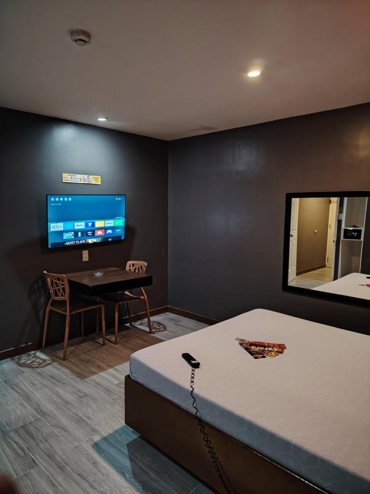 Hotel Sogo Quirino Manilla Buitenkant foto