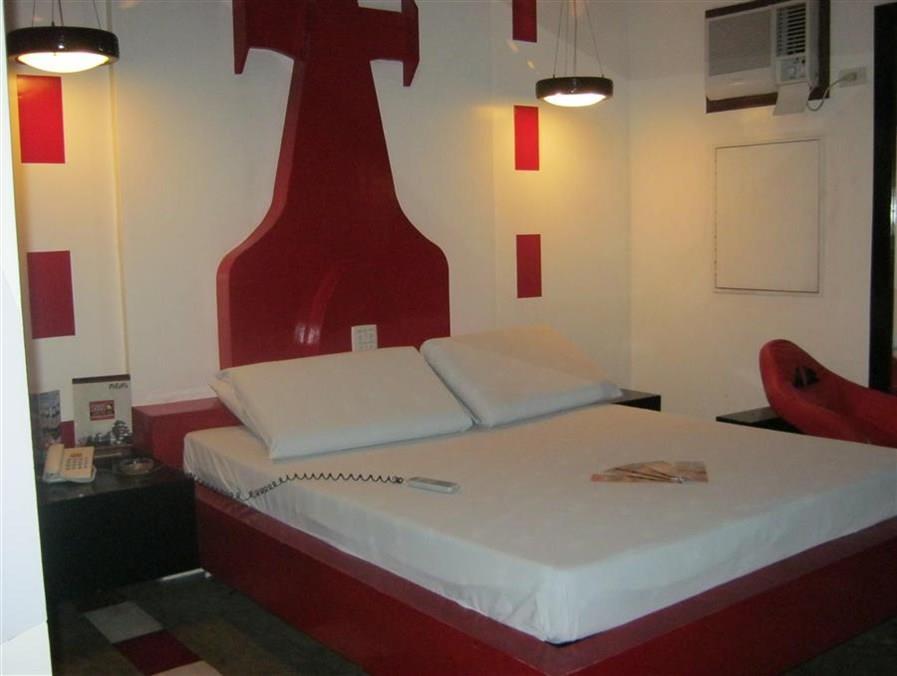 Hotel Sogo Quirino Manilla Buitenkant foto