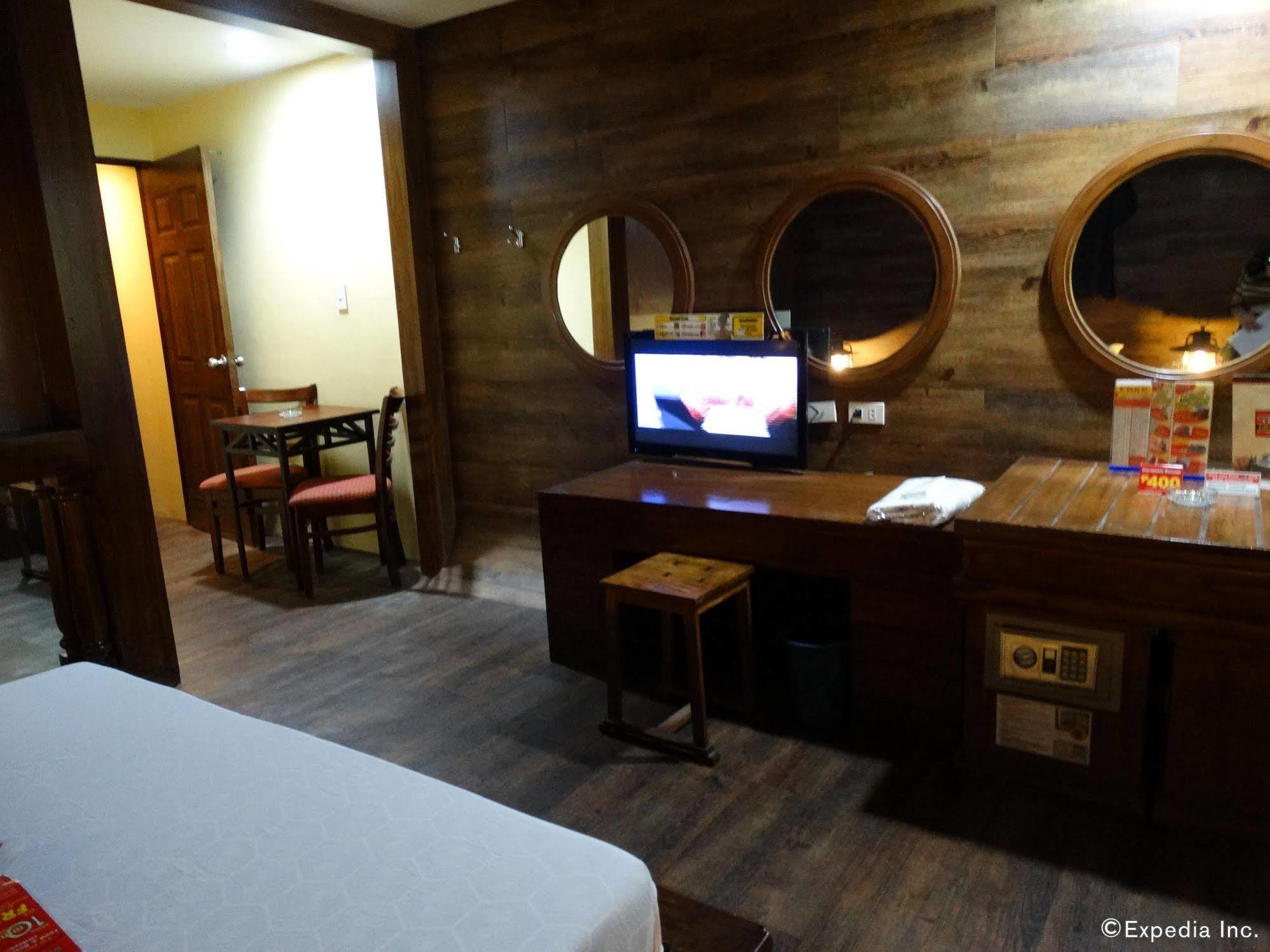 Hotel Sogo Quirino Manilla Buitenkant foto