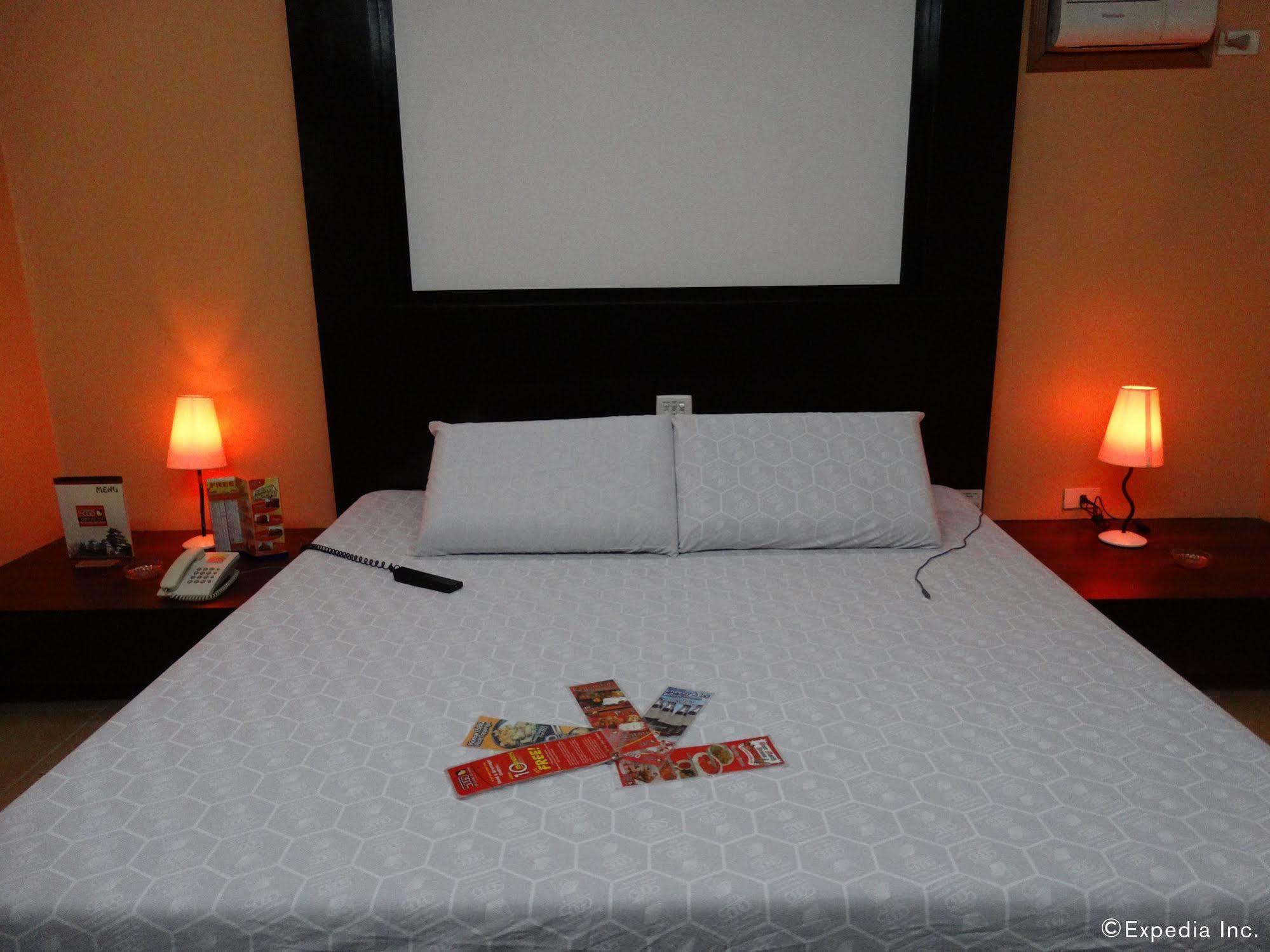 Hotel Sogo Quirino Manilla Buitenkant foto