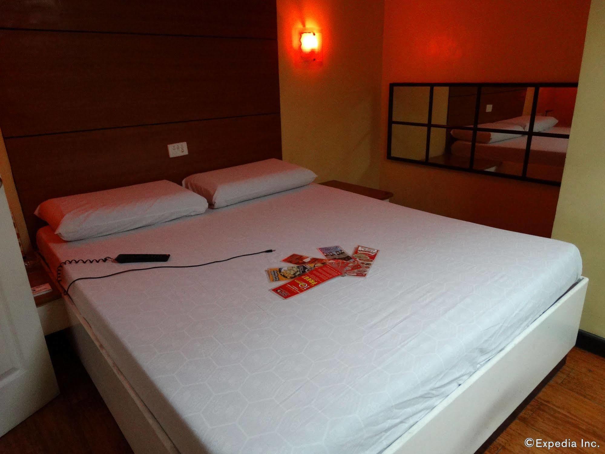Hotel Sogo Quirino Manilla Buitenkant foto