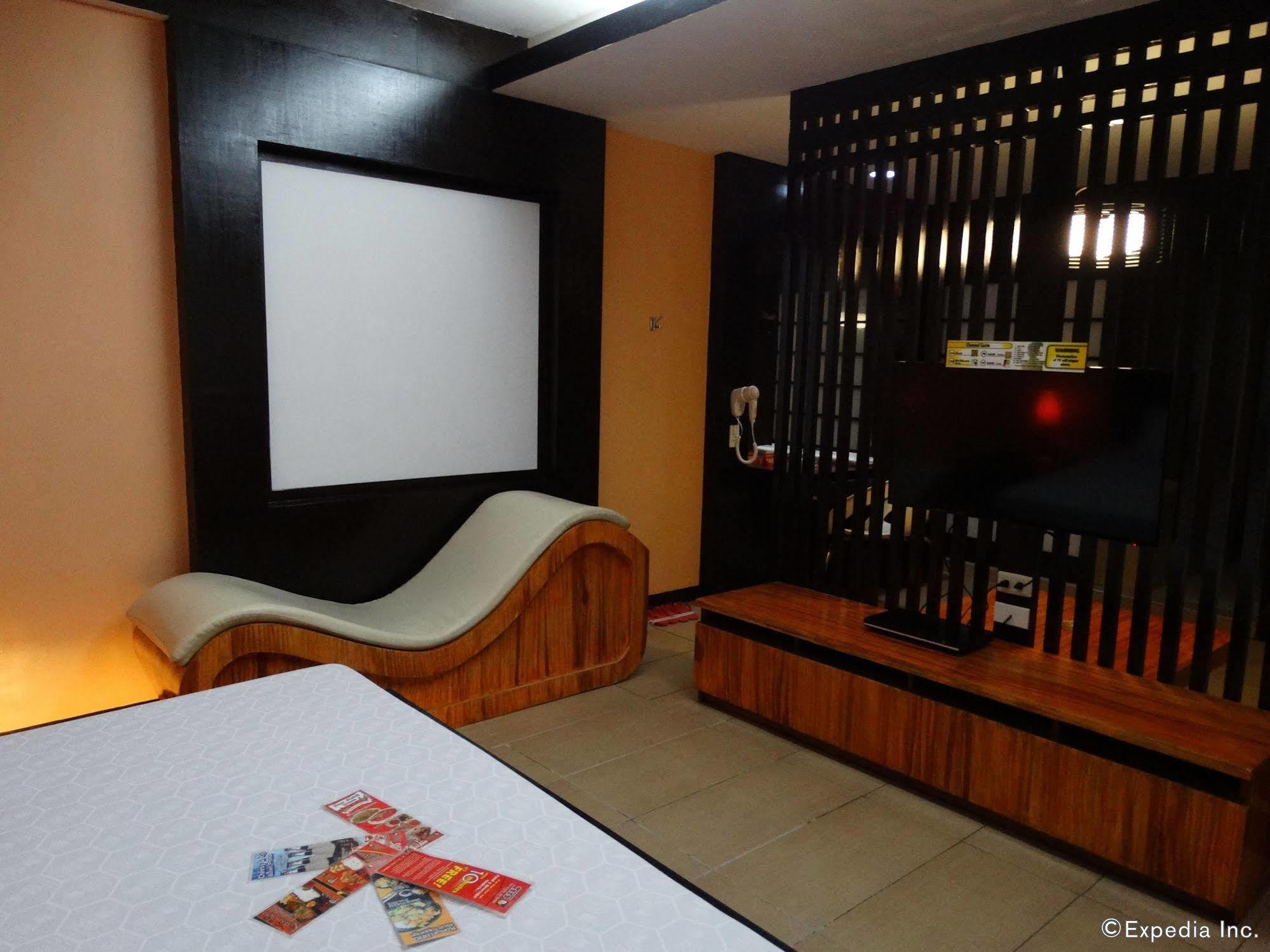 Hotel Sogo Quirino Manilla Buitenkant foto