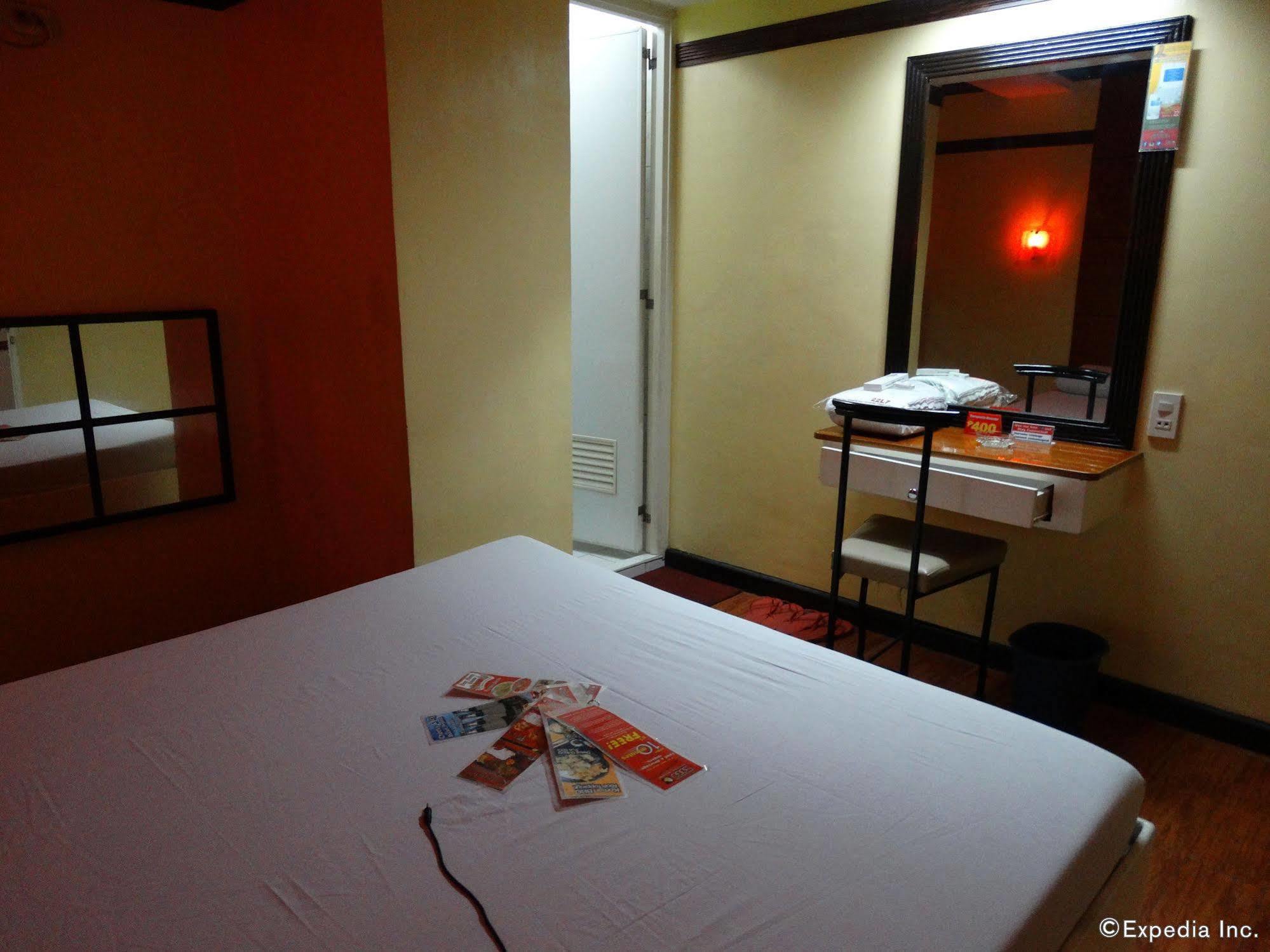Hotel Sogo Quirino Manilla Buitenkant foto